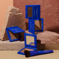 BRONCEADOR EN CREMA | BRONZED Y LISTA  HYBRID PUTTY BRONZER IN TAN - TRESLUCE BEAUTY